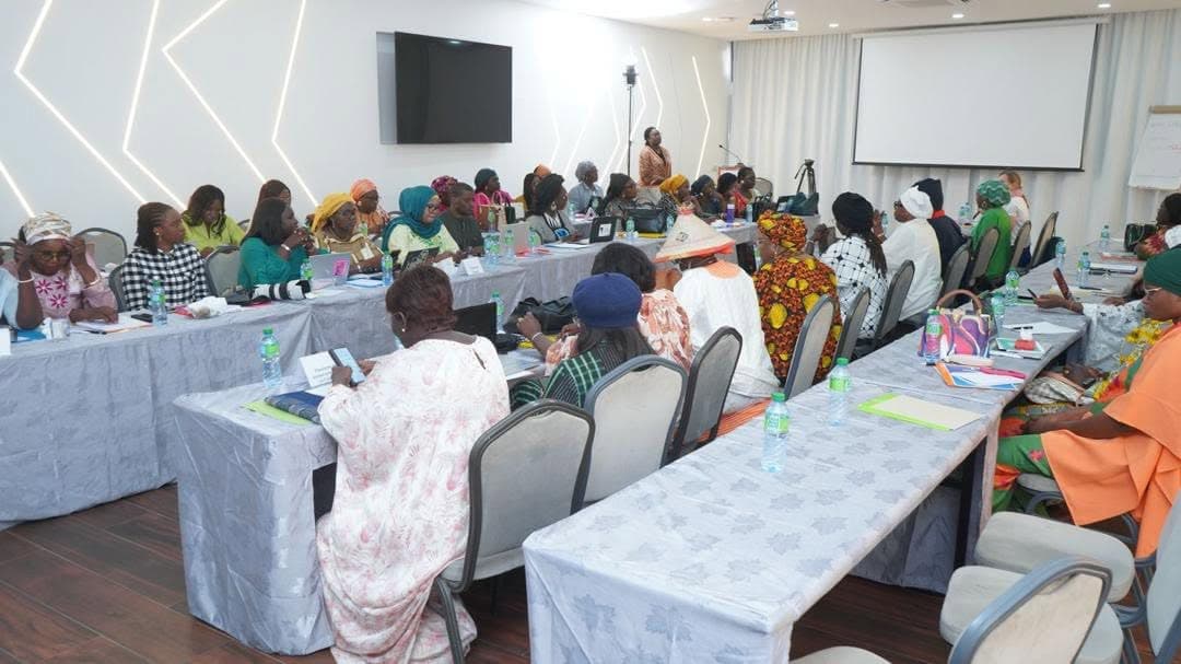 Salle de travail en U pendant l’atelier du comité de pilotage.